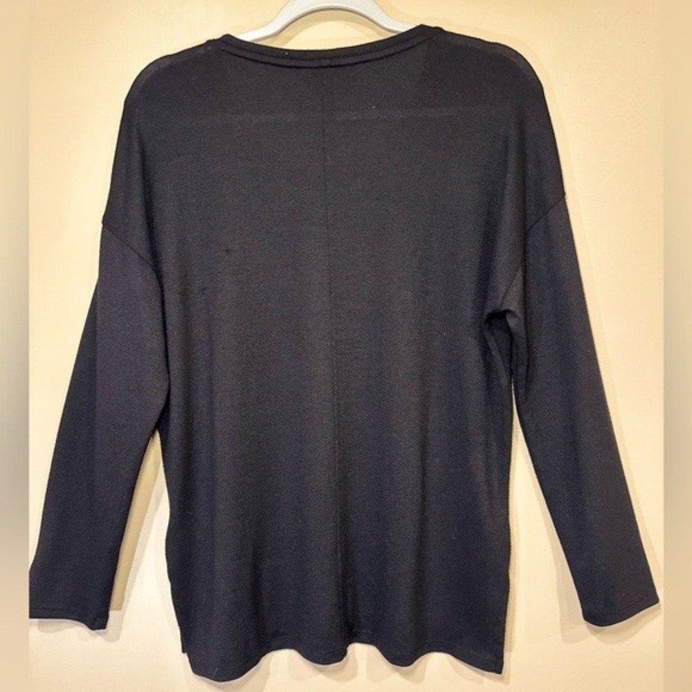Banana Republic Womens Top Black Medium Long Sleeve Scoop Neck Side Slit Relaxed - Picture 3 of 7